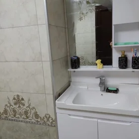 In Baku 100.0 m² apartment is for sale - Image 5