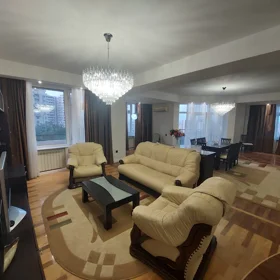 In Baku 245.0 m² apartment is for rent - Изображение 2