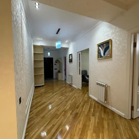 Baku-da 130.0 m2 mənzil kirayə verilir - Şəkil 3