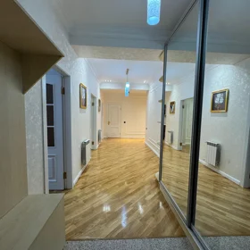 Baku-da 130.0 m2 mənzil kirayə verilir - Şəkil 4