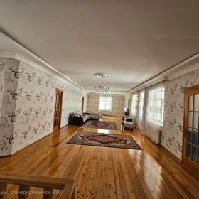 In Baku 360.0 m² house with 8.0 rooms is for sale - Image 2