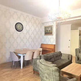 In Baku 220.0 m² apartment is for rent - Image 3