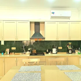 In Baku 220.0 m² apartment is for rent - Image 5