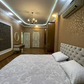 In Baku 165.0 m² apartment is for rent - Image 4