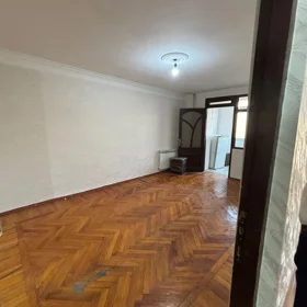 In Baku 35.0 m² apartment is for sale - Image 3