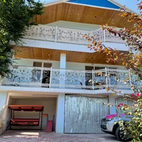 Quba-da 8.0 otaqlı 300.0 m2 bağ satılır