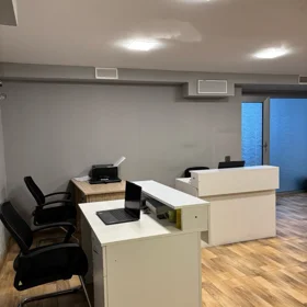 Baku-da 25.0 m2 ofis kirayə verilir - Şəkil 5