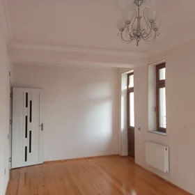In Baku 100.0 m² apartment is for rent - Image 2