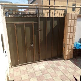 In Baku 90.0 m² house with 3.0 rooms is for sale - Image 2