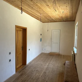 In nan 140.0 m² house with 5.0 rooms is for sale - Image 2