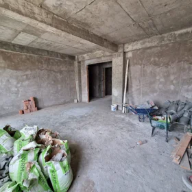 In Baku 196.0 m² apartment is for sale - Image 4