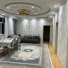 In Baku 140.0 m² house with 4.0 rooms is for sale - Image 2