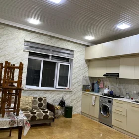 In Baku 140.0 m² house with 4.0 rooms is for sale - Image 3