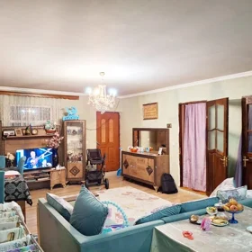 In Baku 60.0 m² house with 3.0 rooms is for sale - Image 2