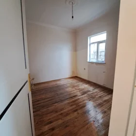In Baku 60.0 m² house with 4.0 rooms is for sale - Image 4