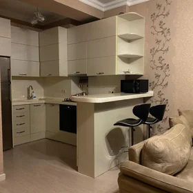 In Baku 70.0 m² apartment is for rent - Image 3