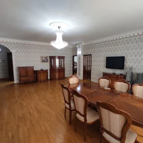 In Baku 180.0 m² apartment is for rent - Изображение 2