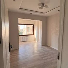 In Baku 100.0 m² apartment is for sale - Image 3
