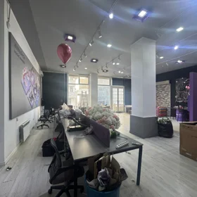 In Baku 190.0 m² commercial is for rent - Image 4