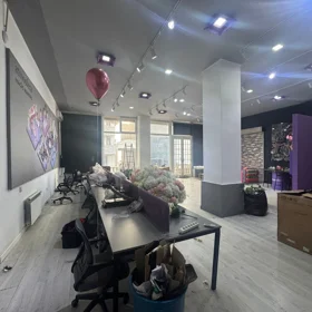 In Baku 190.0 m² commercial is for rent - Image 5