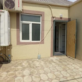 In Khirdalan 80.0 m² house with 3.0 rooms is for rent