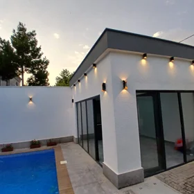 In Baku 150.0 m² house with 4.0 rooms is for sale - Image 2