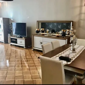 In Baku 180.0 m² apartment is for sale - Image 2
