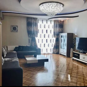 In Baku 180.0 m² apartment is for sale - Image 3