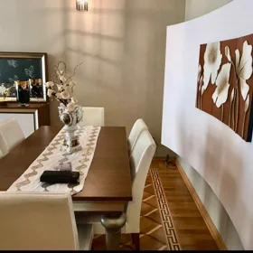 In Baku 180.0 m² apartment is for sale - Image 4