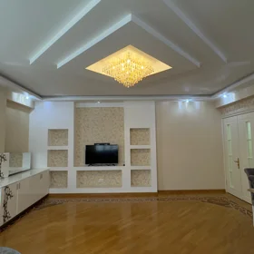 In Baku 135.0 m² apartment is for rent - Image 3