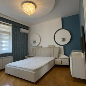 In Baku 135.0 m² apartment is for rent - Image 5