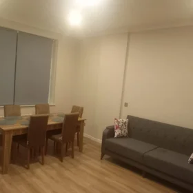 In Baku 80.0 m² apartment is for rent - Image 2