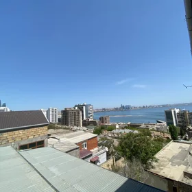 In Baku 220.0 m² house with 4.0 rooms is for rent - Image 2