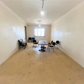 In Baku 220.0 m² house with 4.0 rooms is for rent - Image 4