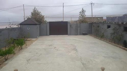 In Baku 205.0 m² house with 4.0 rooms is for sale - Image 4