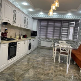In Baku 135.0 m² apartment is for rent - Image 5