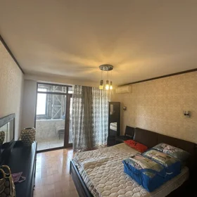 In Baku 80.0 m² apartment is for rent - Image 3