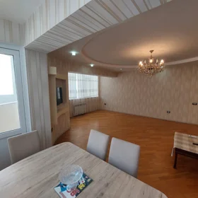 In Baku 126.0 m² apartment is for rent - Image 4