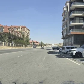 Baku-da nan sot torpaq satılır - Şəkil 2