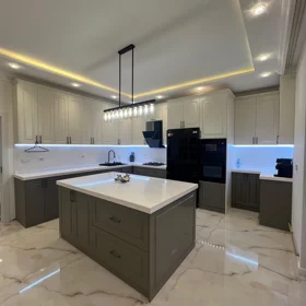 In Baku 220.0 m² apartment is for rent - Image 2
