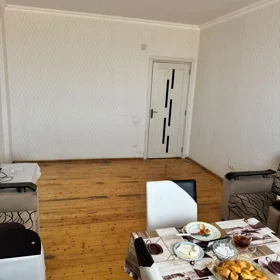 In Baku 90.0 m² apartment is for rent - Image 3