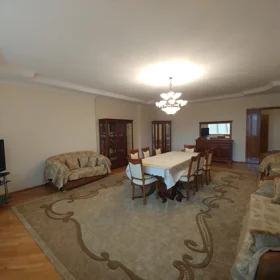 In Baku 200.0 m² apartment is for rent - Image 3