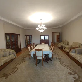 In Baku 200.0 m² apartment is for rent - Image 4