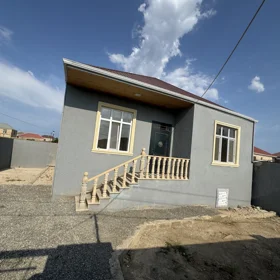 In Baku 90.0 m² house with 3.0 rooms is for sale - Image 2