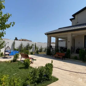 In Baku 240.0 m² house with 4.0 rooms is for sale - Image 2