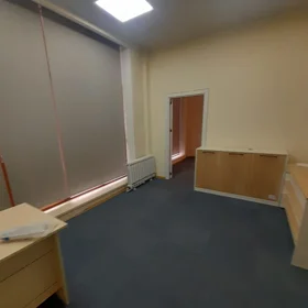 Baku-da 45.0 m2 ofis kirayə verilir - Şəkil 4