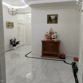 In Baku 145.0 m² apartment is for sale - Image 5