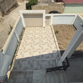 In Baku 170.0 m² house with 4.0 rooms is for sale - Image 2