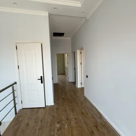 In Baku 170.0 m² house with 4.0 rooms is for sale - Image 4