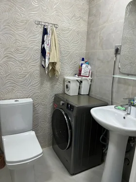 In Baku 70.0 m² apartment is for rent - Image 4